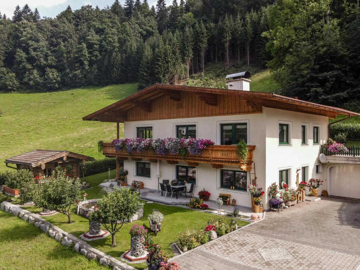 Haus Am Waldrand Apartment Hopfgarten im Brixental Luaran gambar