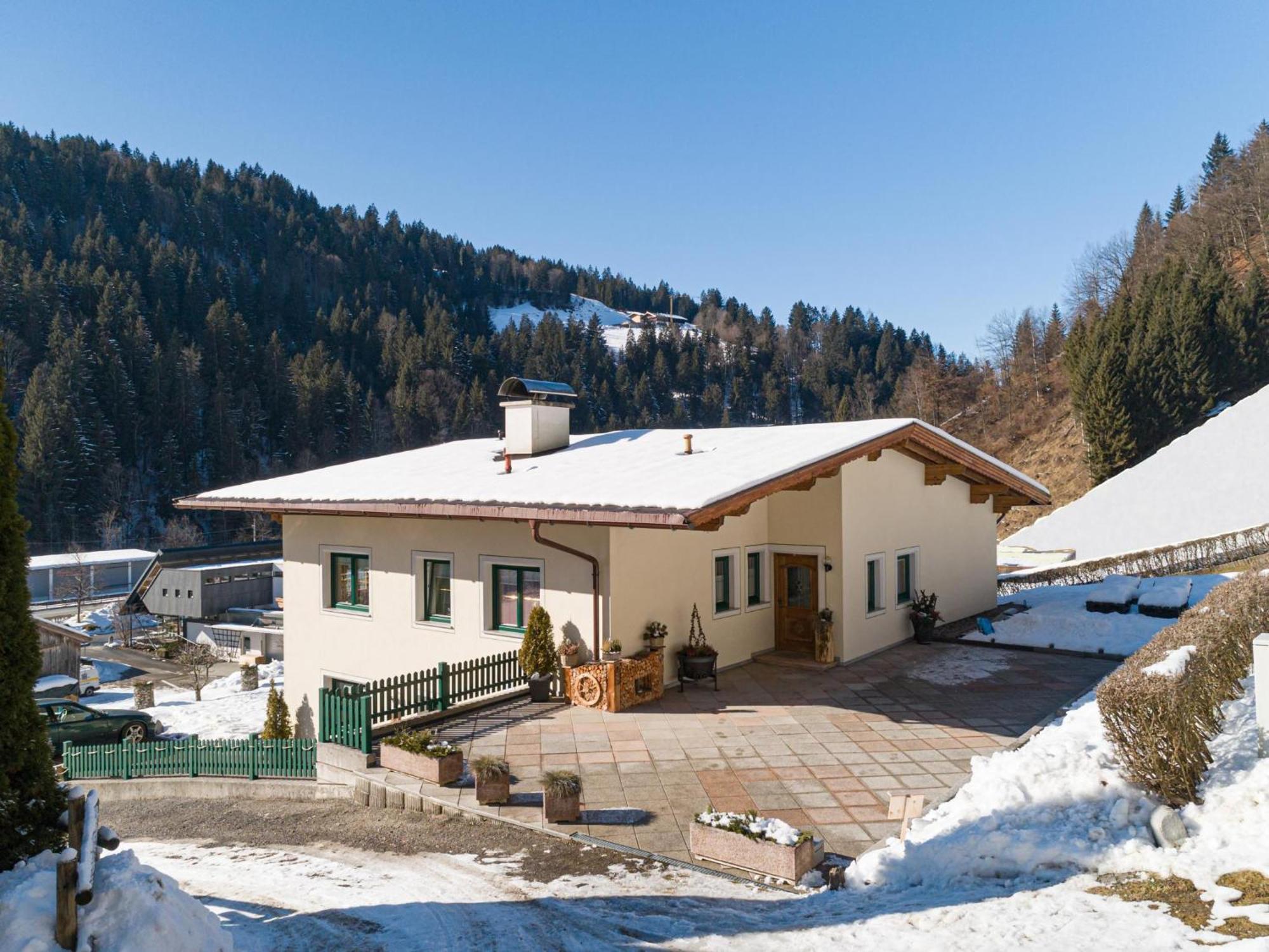 Haus Am Waldrand Apartment Hopfgarten im Brixental Luaran gambar